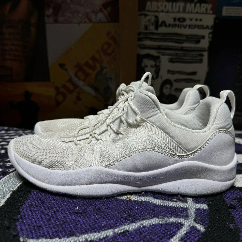 Size 6y - Jordan Deca Fly‎ GG Boys White Shoes
